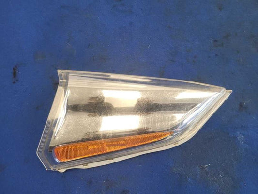 2011-2012 Nissan Leaf Driver Corner Parking Turning Signal Marker Front1856