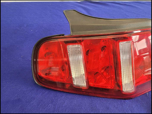 2010-2012 Ford Mustang GT Driver LH Rear Taillight Light Lamp Lens Brake 2666
