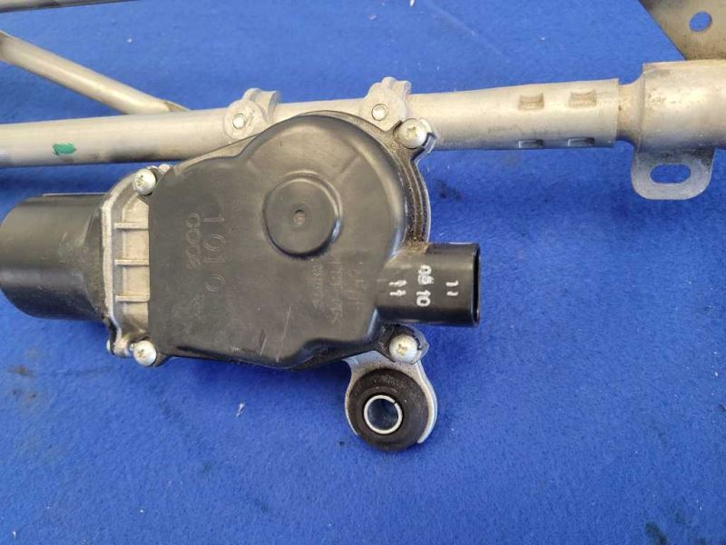 2011-2012 Nissan Leaf Front Windshield Wiper Motor Linkage 1856 - The Parts Farm