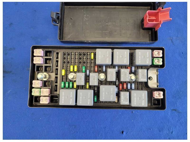 2006 Ford Mustang GT 4.6L Power Distribution Box Engine Bay A/T Wire Plug 2621 - The Parts Farm