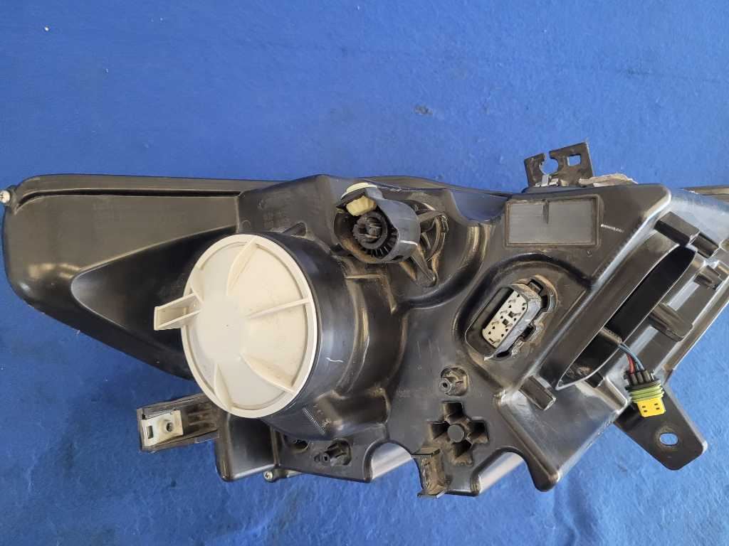 44017137