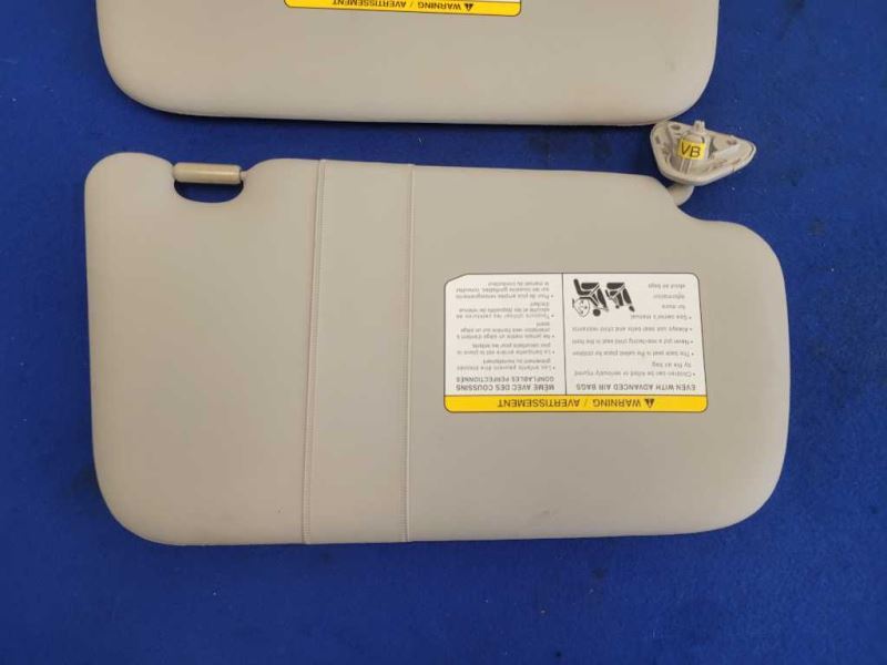 2011-2012 Nissan Leaf Pair Front Sun Visors Shade Mirror Upper Windshield 1856 - The Parts Farm