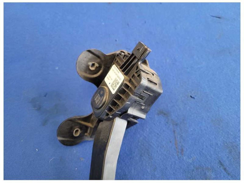 2011-2014 Ford Mustang GT S197 Gas Pedal Accelerator Drive By Wire 2613 - The Parts Farm