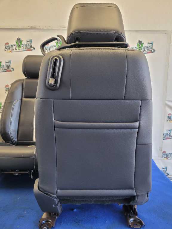 2013-2014 Ford Mustang GT Set Seats Leather Convertible Leather Black 2633 - The Parts Farm