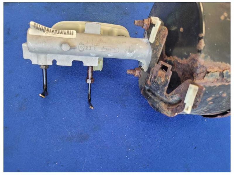 2003-2004 Mercury Marauder 4.6L 4v Power Brake Booster Master Cylinder 2522 - The Parts Farm