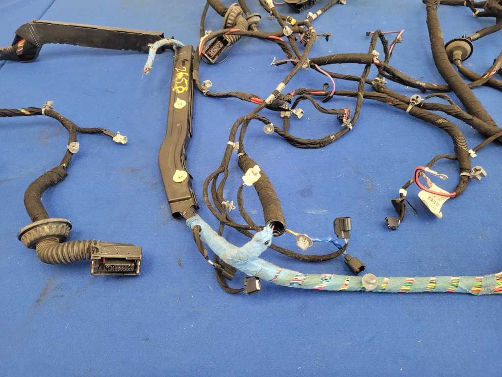 2013 Chevrolet Camaro 1LE SS Coupe Body Wire Wiring Harness M/T Plug 2650 - The Parts Farm