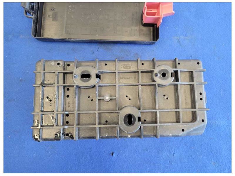 2006 Ford Mustang GT 4.6L Power Distribution Box Engine Bay A/T Wire Plug 2621 - The Parts Farm