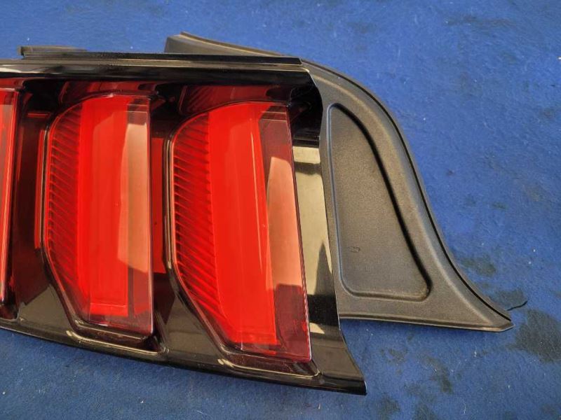 2015-2017 Ford Mustang GT S550 Passenger Right RH Taillight Lamp Brake Lens 2483 - The Parts Farm