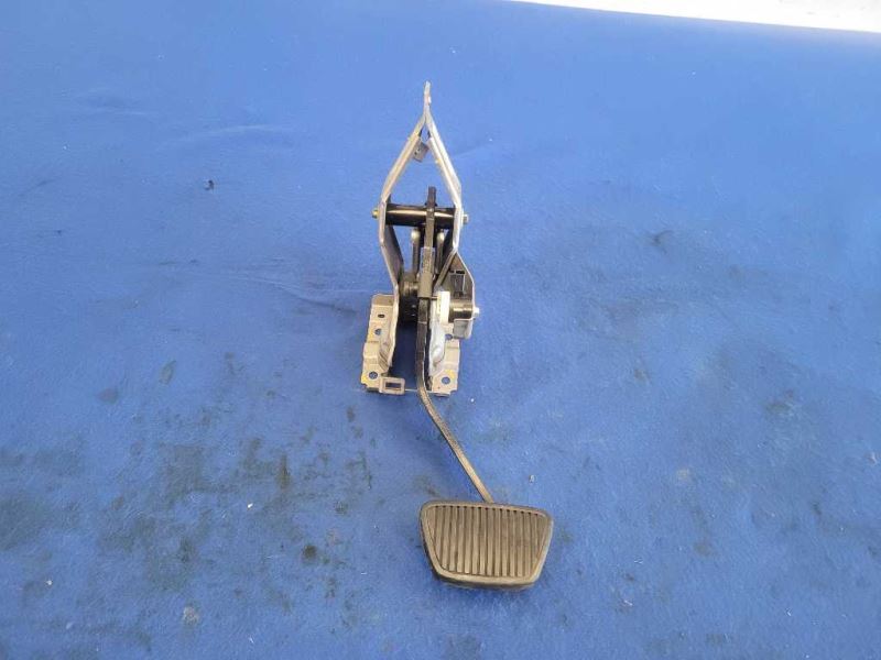 2010-2015 Chevrolet Camaro SS Pedal Box Brake Automatic Transmission A/T 2480 - The Parts Farm