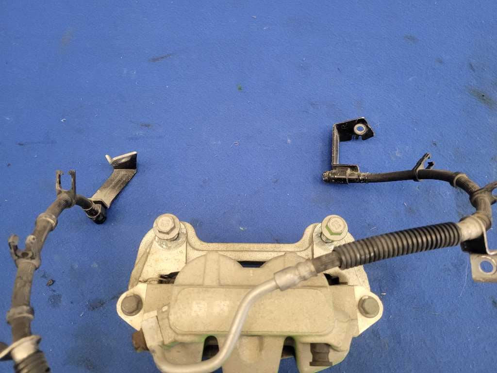2011-2014 Ford Mustang GT Pair Front Brembo Brakes Calipers Pads Hoses 2633 - The Parts Farm