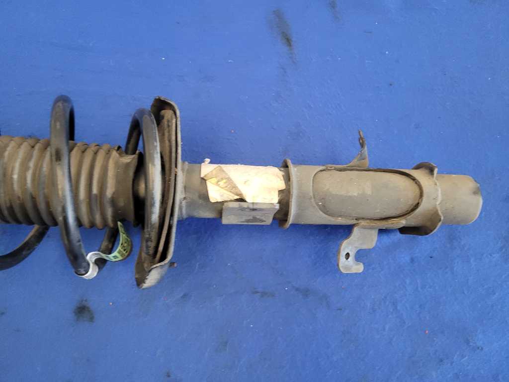 2010-2015 Chevrolet Camaro SS Passenger RH Front Strut Spring Suspension 2626 - The Parts Farm