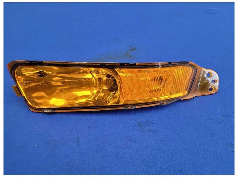 2005-2009 Ford Mustang GT Front Driver LH Turn Signal Parking Lamp 2600 - The Parts Farm