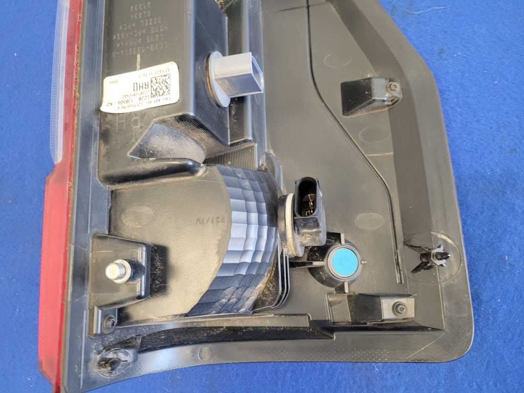 2022 Ford F250SD Pickup Truck Passenger Rear Taillight Lamp Light Lens 2581 - The Parts Farm