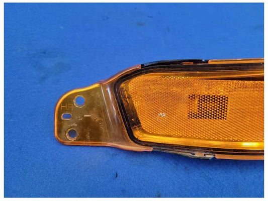 2005-2009 Ford Mustang Passenger RH Turn Signal Corner Parking Light 2600