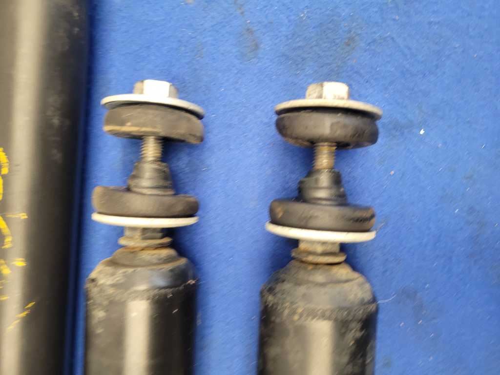 2022 Ford F250 F-250 Super Duty Truck Pair Rear Shocks Suspension 2558 - The Parts Farm