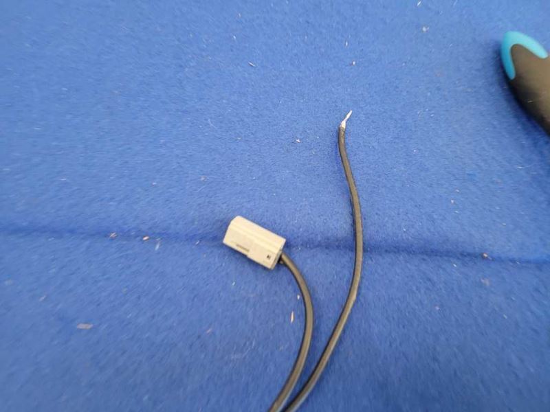 2011-2012 Nissan Leaf Antenna Roof Mounted Black Rod Base 1856 - The Parts Farm