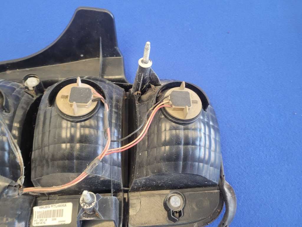 2005-2009 Ford Mustang GT Driver Left Taillight Rear Lane Lamp Light Brake 2645 - The Parts Farm