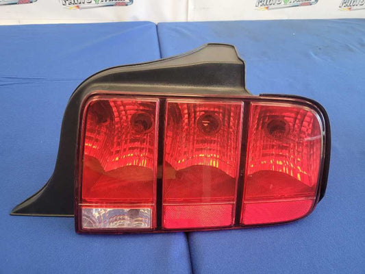 2005-2009 Ford Mustang GT 4.6L Passenger Rear Taillight Lamp Light Brake 2645 - The Parts Farm