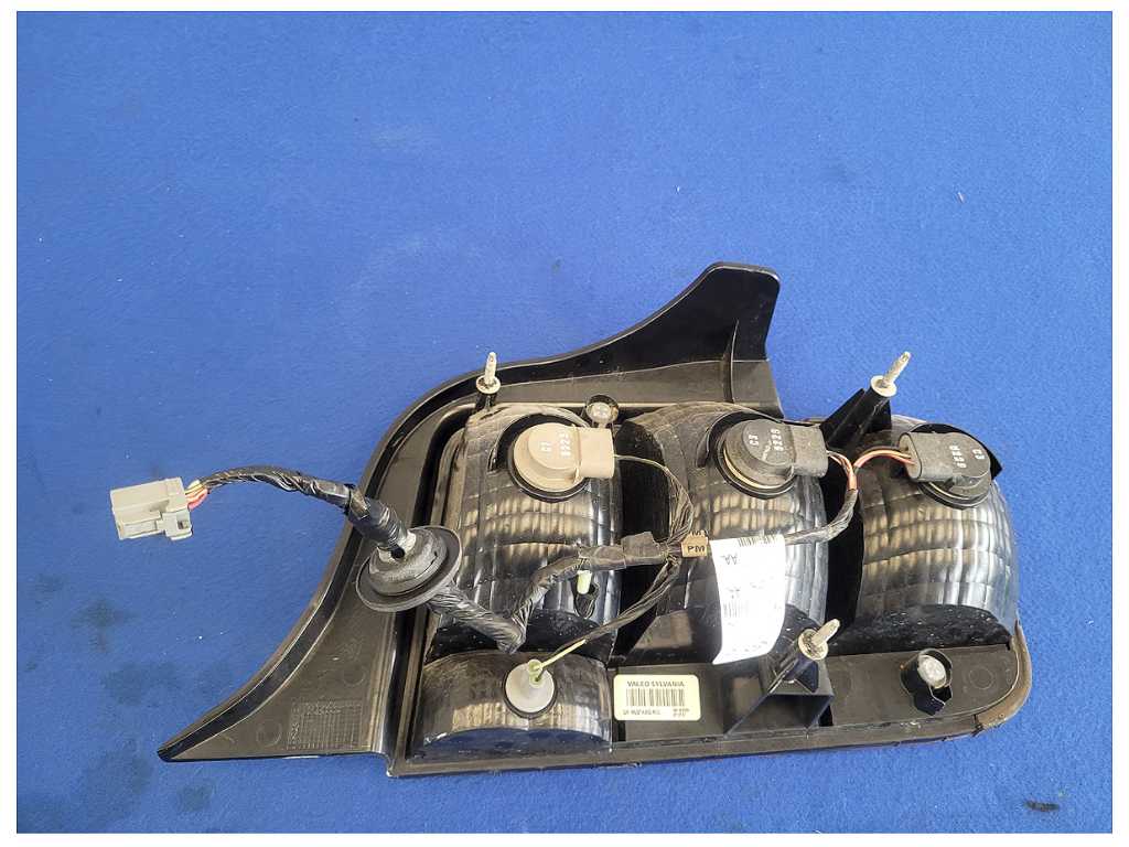2005-2009 Ford Mustang GT GT500 Driver Left Taillight Rear Lamp Brake Light 2590 - The Parts Farm