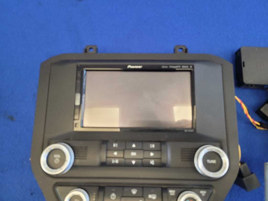 Pioneer DMH-C2550NEX 6.8" Receiver Apple CarPlay Info Screen Base 2660