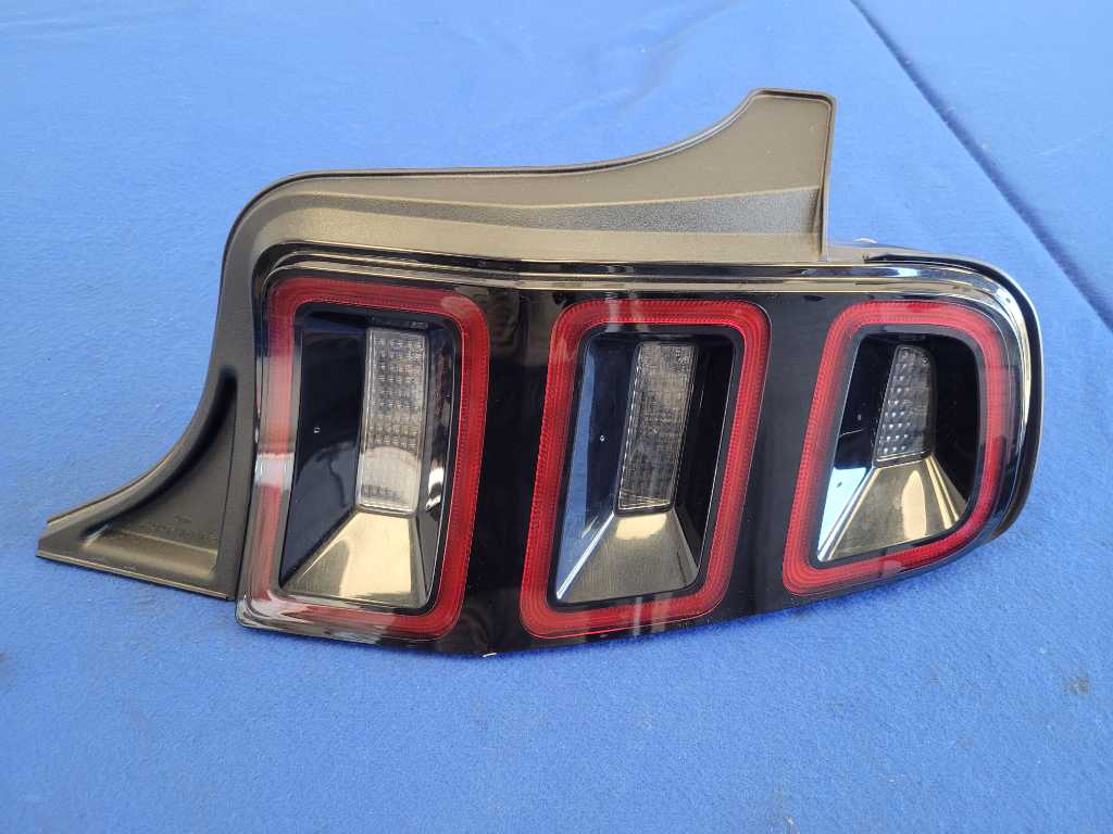 2013-2014 Ford Mustang Passenger RH Taillight Lamp Brake Lens Light 2633 - The Parts Farm
