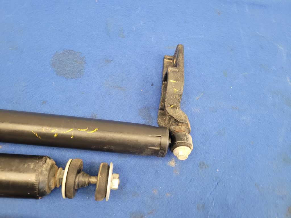 2022 Ford F250 F-250 Super Duty Truck Pair Rear Shocks Suspension 2558 - The Parts Farm