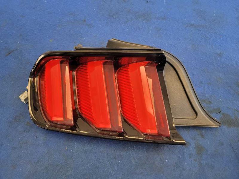 2015-2017 Ford Mustang GT S550 Passenger Right RH Taillight Lamp Brake Lens 2483 - The Parts Farm