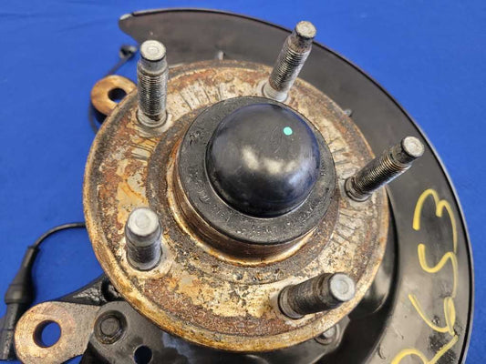 2005-2010 Ford Mustang GT Passenger RH Front Spindle Knuckle Hub 2653