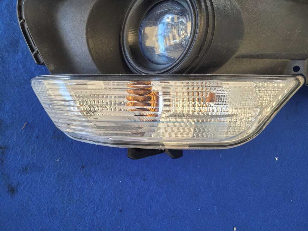 2015-2017 Ford Mustang GT Passenger Corner Park Light Bumper Turn Signal 2638 - The Parts Farm