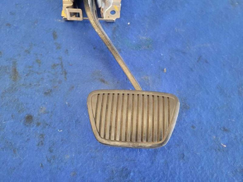 2010-2015 Chevrolet Camaro SS Pedal Box Brake Automatic Transmission A/T 2480 - The Parts Farm