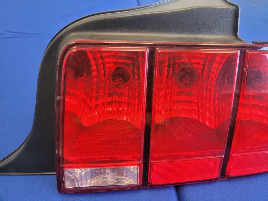 2005-2009 Ford Mustang GT 4.6L Passenger Rear Taillight Lamp Light Brake 2645 - The Parts Farm