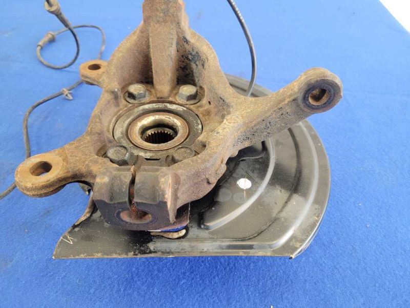 2011-2012 Nissan Leaf Passenger Right Front Spindle Knuckle Hub 1856 - The Parts Farm