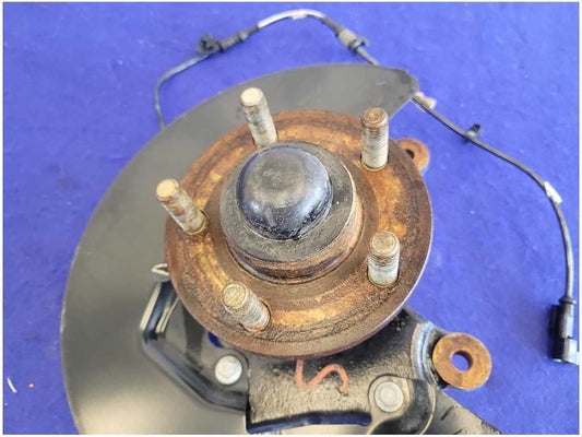 2015-2017 Ford Mustang GT S550 Driver Left Front Spindle Knuckle Hub 2705