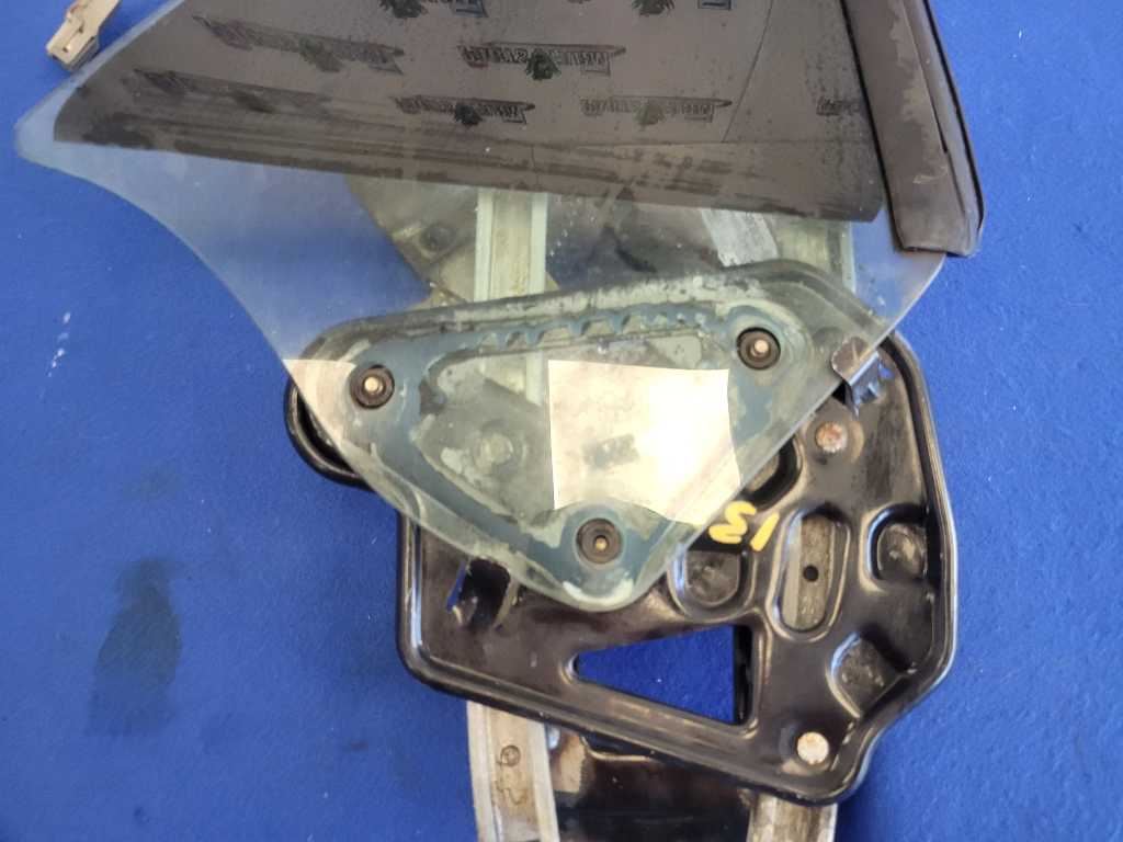 1994-2000 Ford Mustang GT Passenger Quarter Window Regulator Glass 2631 - The Parts Farm