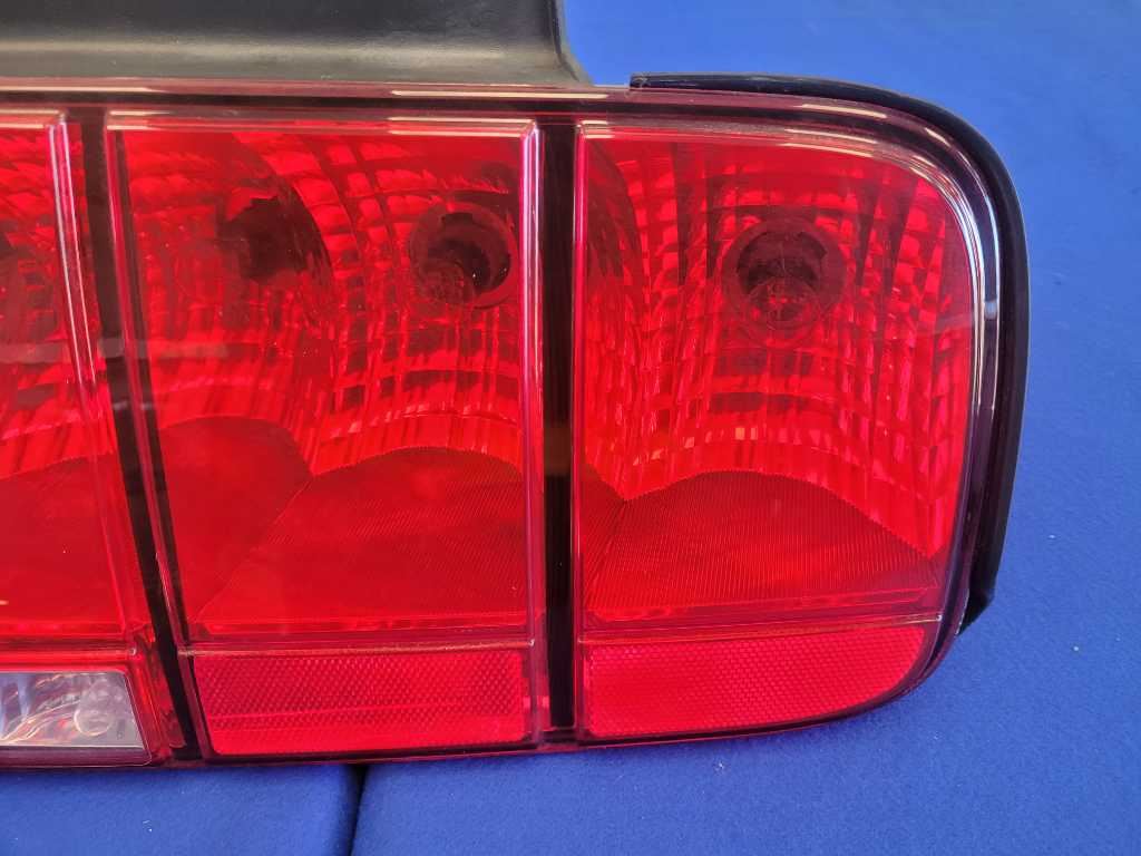 2005-2009 Ford Mustang GT 4.6L Passenger Rear Taillight Lamp Light Brake 2645 - The Parts Farm