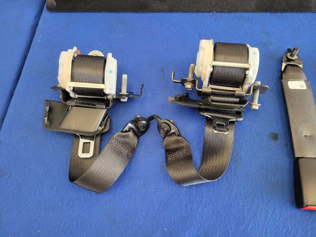 2015-2017 Ford Mustang GT Rear Coupe Seat Belt Package Tray Buckle Bolts 2643 - The Parts Farm