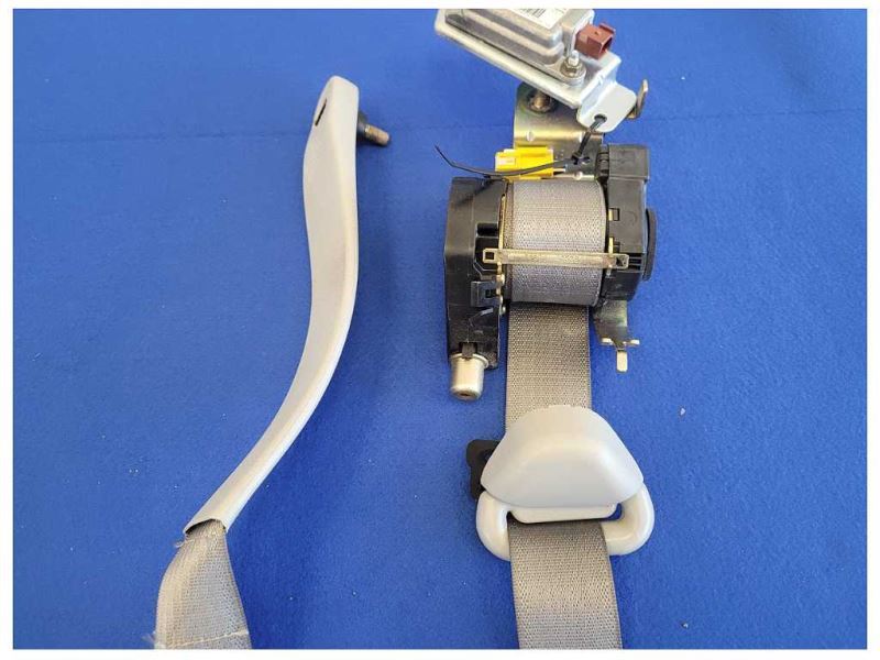 2003-2004 Mercury Marauder 4.6L 4v Passenger Front Seat Belt Retractor 2534 - The Parts Farm