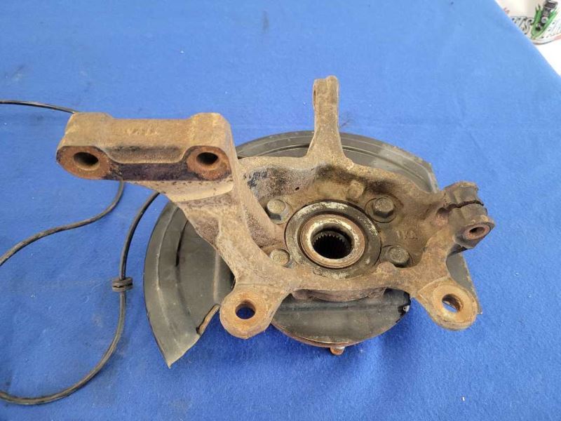 2011-2012 Nissan Leaf Passenger Right Front Spindle Knuckle Hub 1856 - The Parts Farm