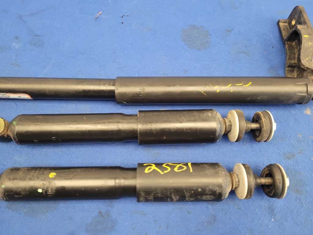 2022 Ford F250 F-250 Super Duty Truck Pair Rear Shocks Suspension 2558 - The Parts Farm