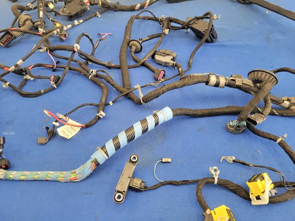 2013 Chevrolet Camaro 1LE SS Coupe Body Wire Wiring Harness M/T Plug 2650 - The Parts Farm