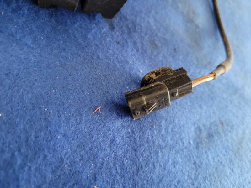 2011-2012 Nissan Leaf Passenger Right Front Spindle Knuckle Hub 1856 - The Parts Farm