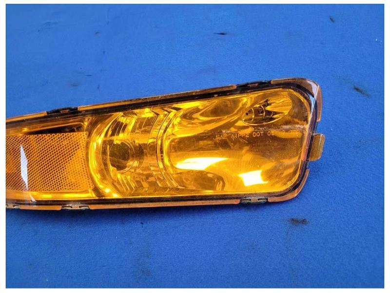 2005-2009 Ford Mustang Passenger RH Turn Signal Corner Parking Light 2600 - The Parts Farm