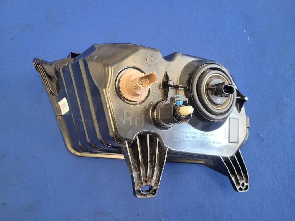 2010-2012 Ford Mustang GT Passenger RH Headlight Front Light Lamp 2639 - The Parts Farm
