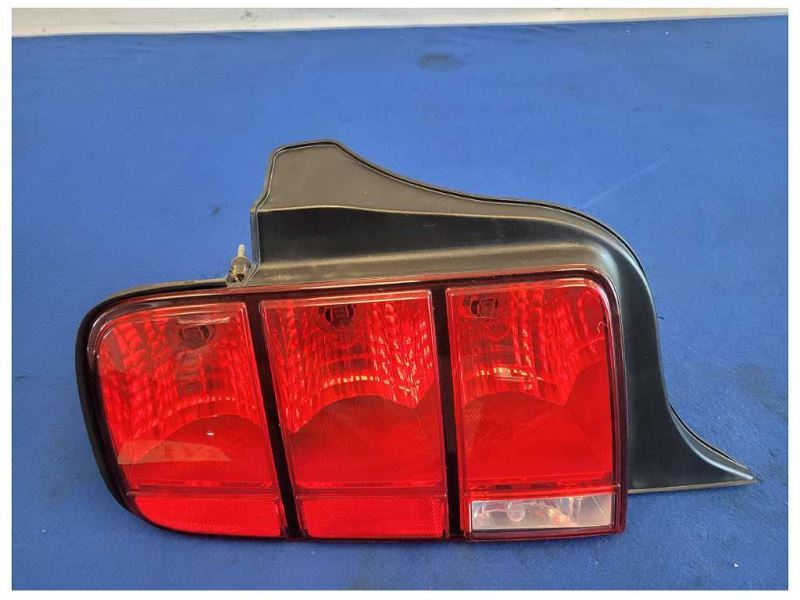 2005-2009 Ford Mustang GT 4.6L Driver Left Rear Taillight Lamp Light Brake 2621 - The Parts Farm