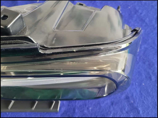 2019-2024 Chevrolet Camaro SS Passenger RH Rear Taillight OEM NTO C43