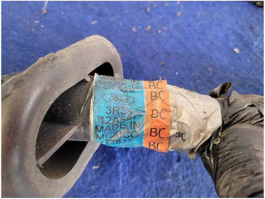 2003 Ford Mustang Mach 1 4.6L Engine Power Distribution Fuse Wire Plug 2836