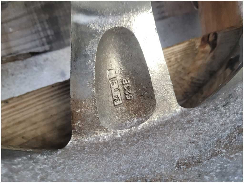 47176072