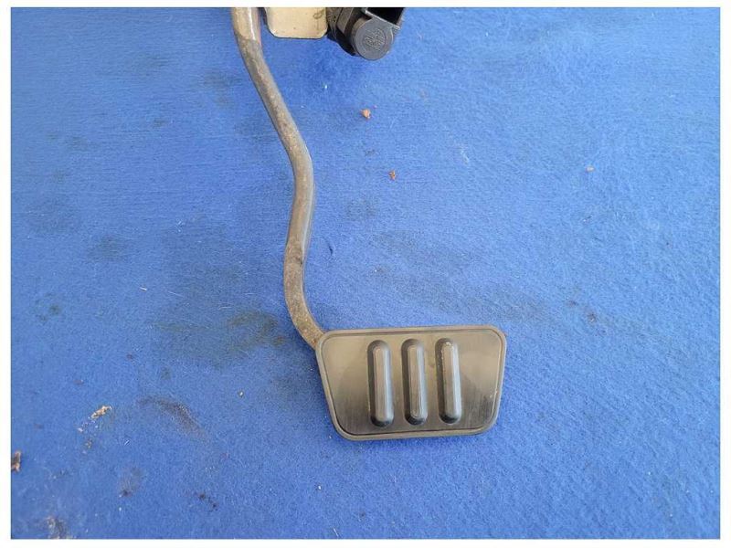 2005-2009 Ford Mustang GT S197 Brake Pedal Assembly Stop Box 2590 - The Parts Farm