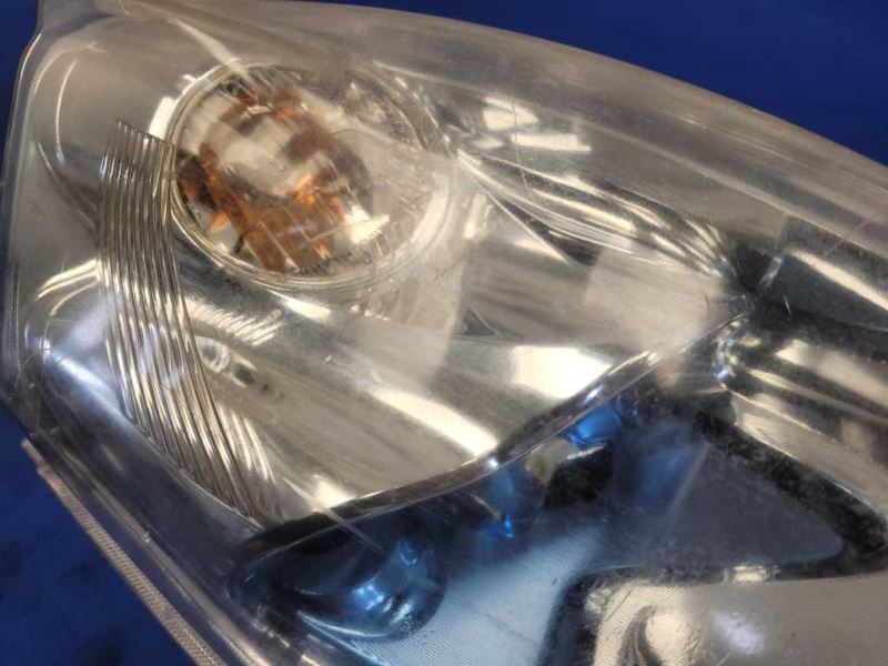 2011-2012 Nissan Leaf Passenger Front Headlight Lamp Light *Broken Tabs* 1856 - The Parts Farm
