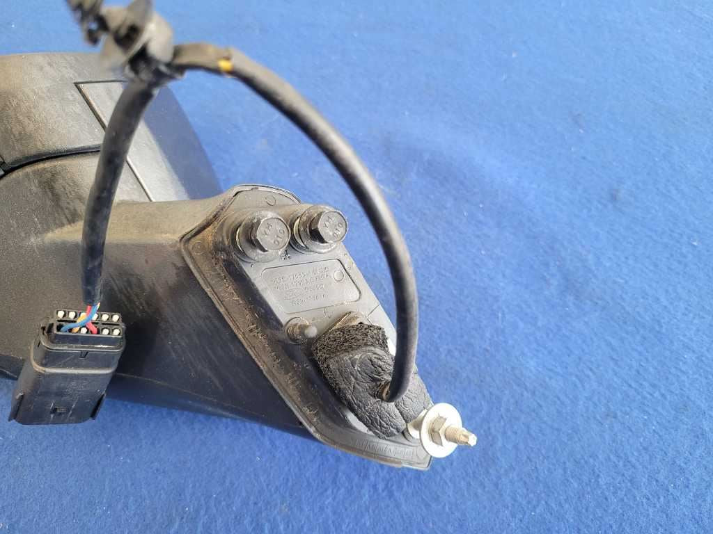 2015-2020 Ford Mustang EcoBoost Driver Rear View Mirror Power Spot Paint J7 2652 - The Parts Farm